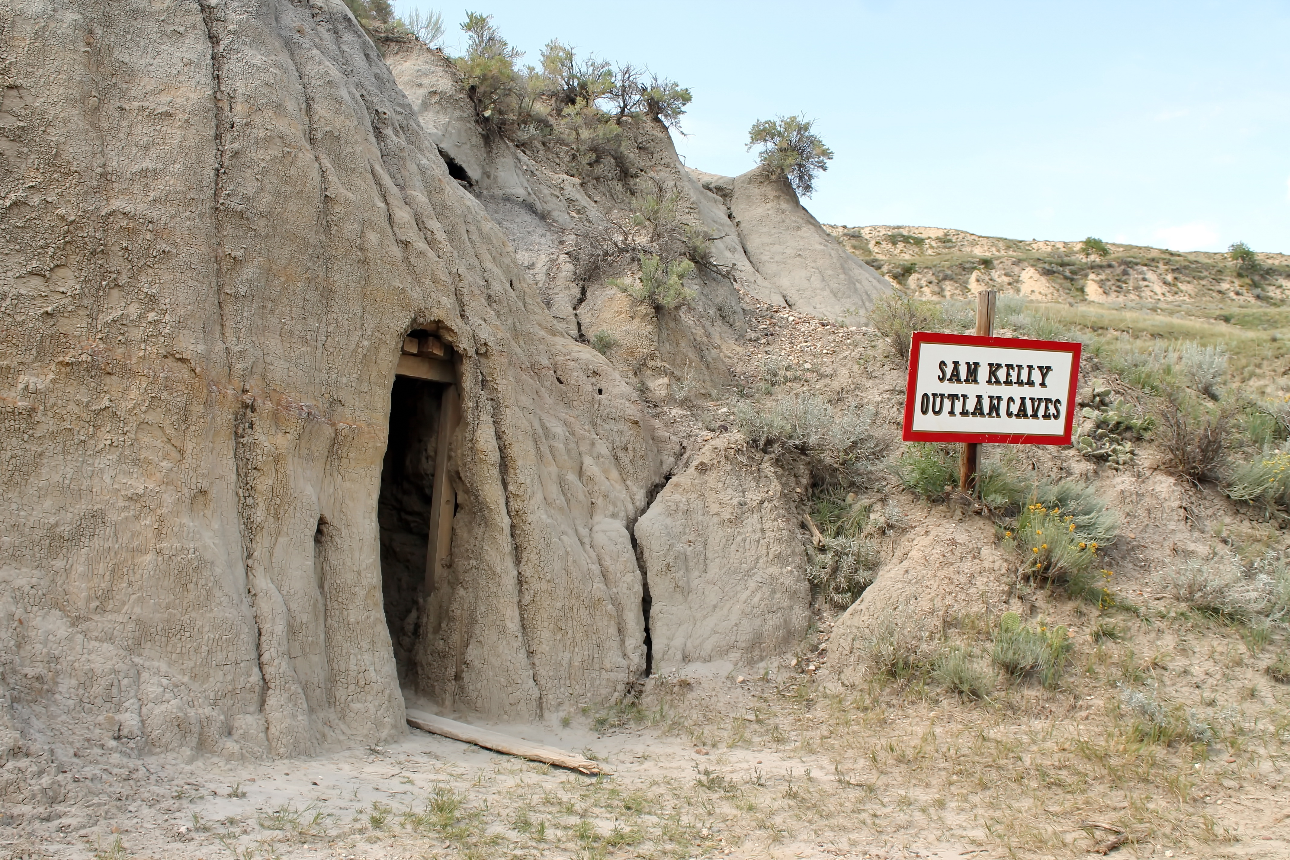 Secrets of the Big Muddy Following the Outlaw Trail of